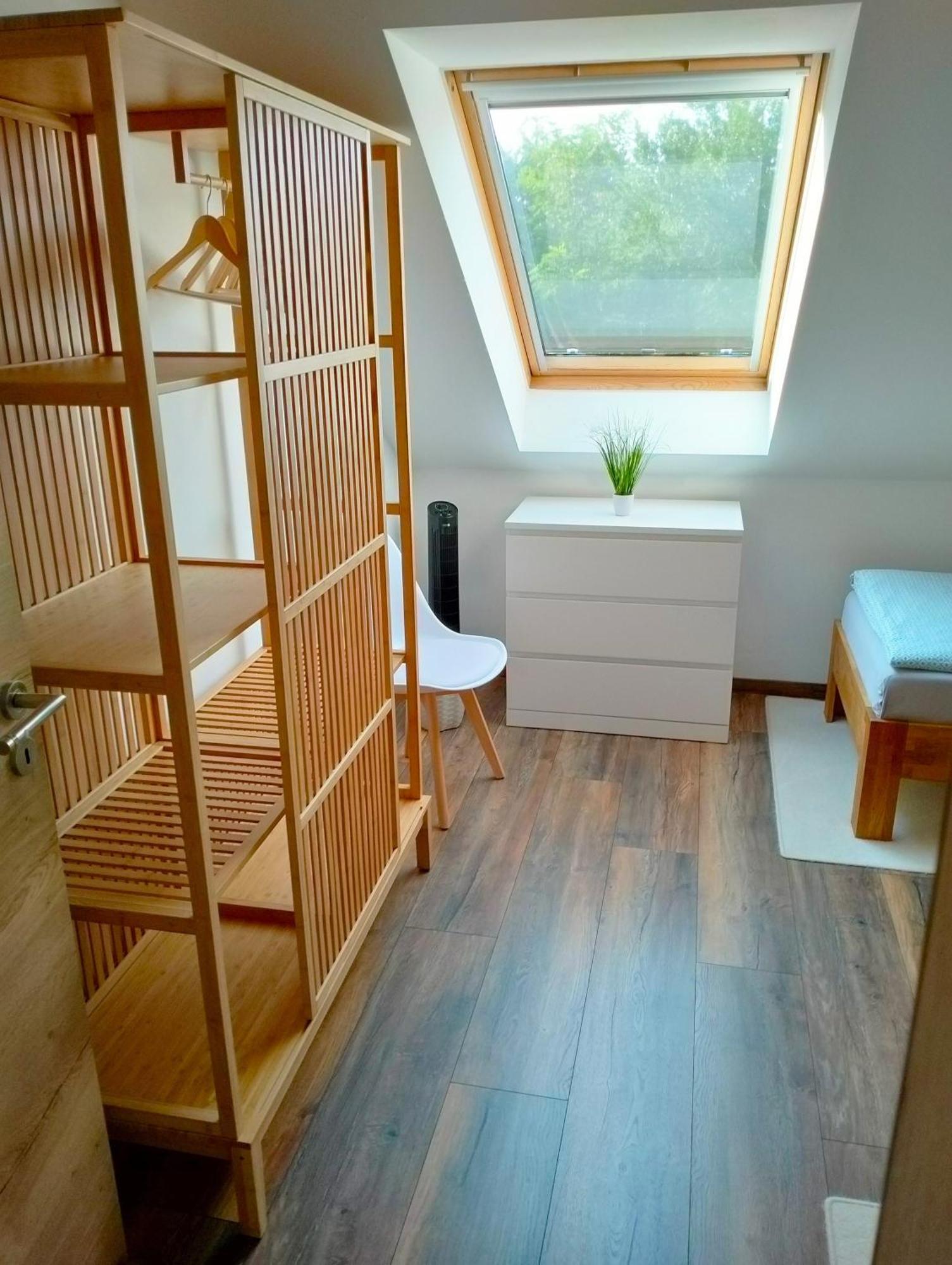 Ferienwohnung Am Waldesrand: Garden Retreat with Family-Friendly Amenities Cottbus Exterior photo