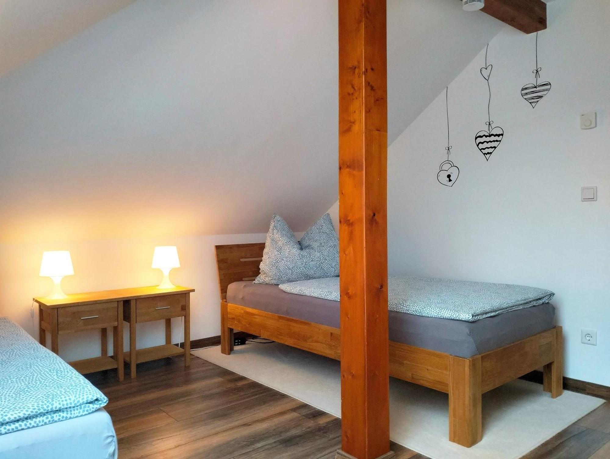 Ferienwohnung Am Waldesrand: Garden Retreat with Family-Friendly Amenities Cottbus Exterior photo