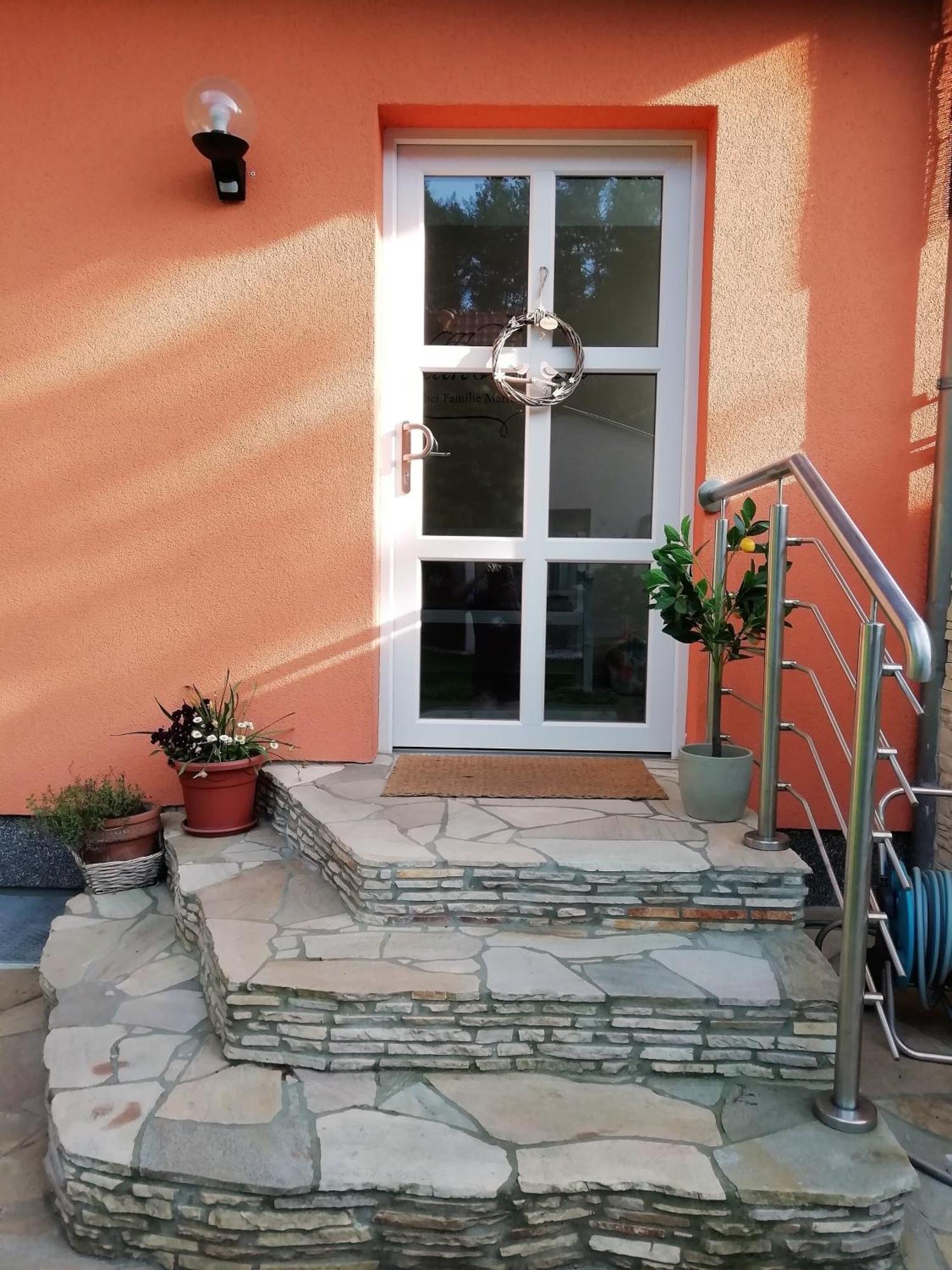 Ferienwohnung Am Waldesrand: Garden Retreat with Family-Friendly Amenities Cottbus Exterior photo